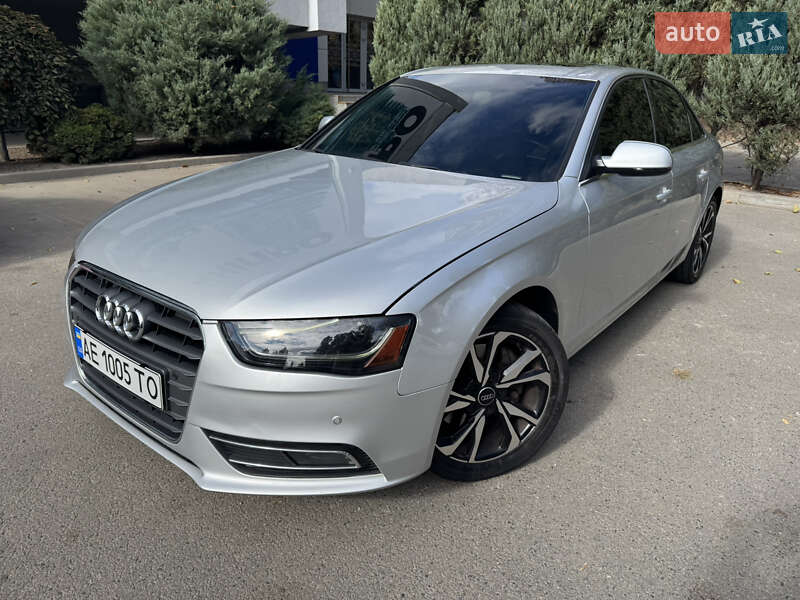 Седан Audi A4 2012 в Дніпрі