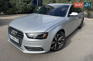 Седан Audi A4 2012 в  фото 3 Седан Audi A4 2012 в