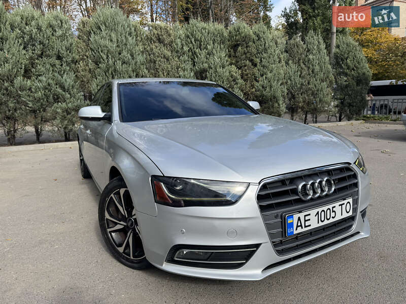 Седан Audi A4 2012 в Дніпрі