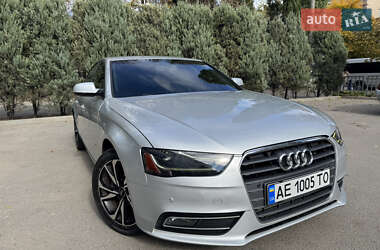 Седан Audi A4 2012 в  фото 2 Седан Audi A4 2012 в