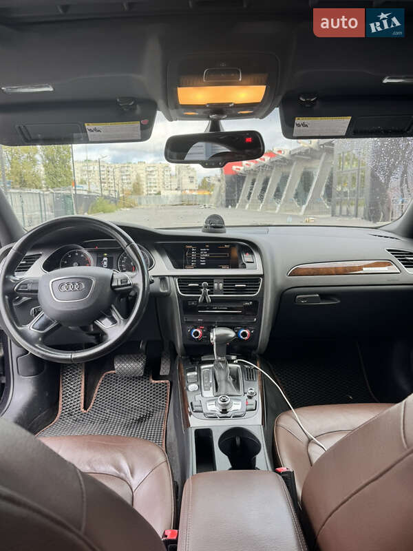 Седан Audi A4 2012 в Киеве