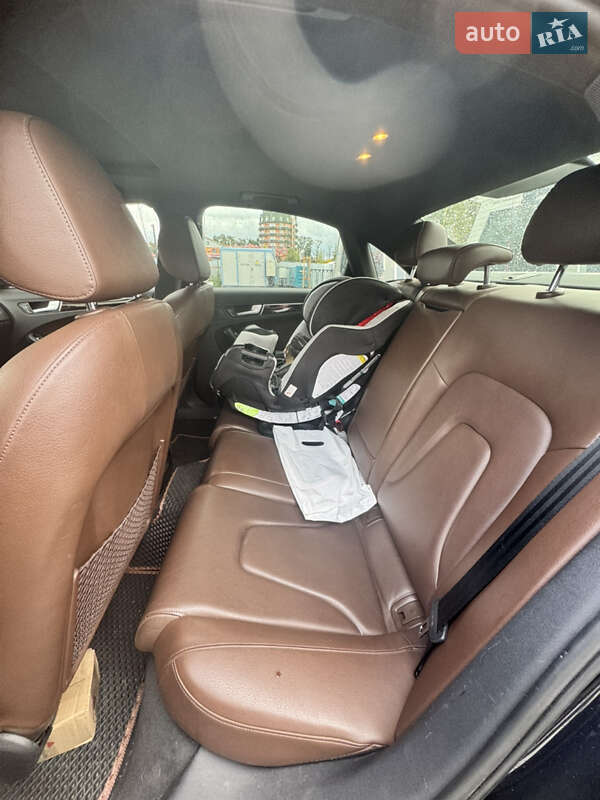 Седан Audi A4 2012 в Киеве