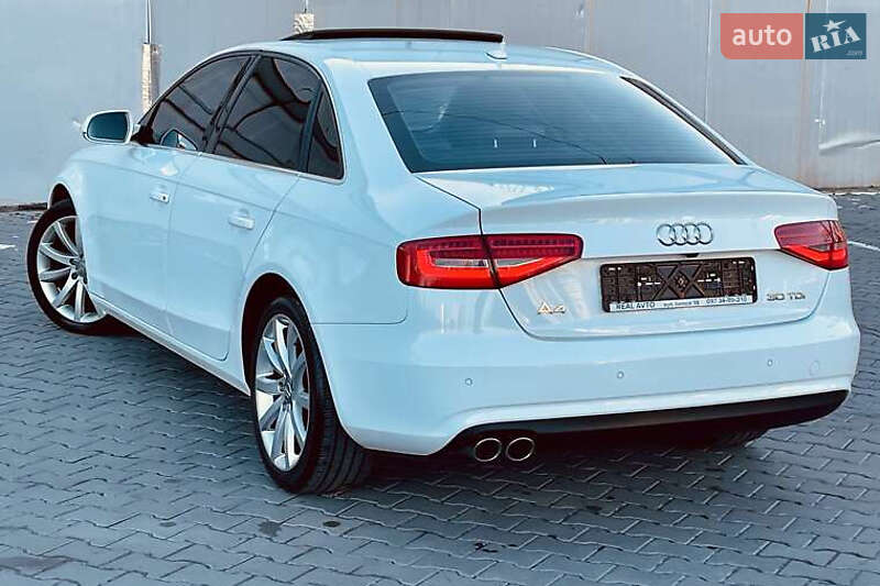 Седан Audi A4 2015 в Киеве