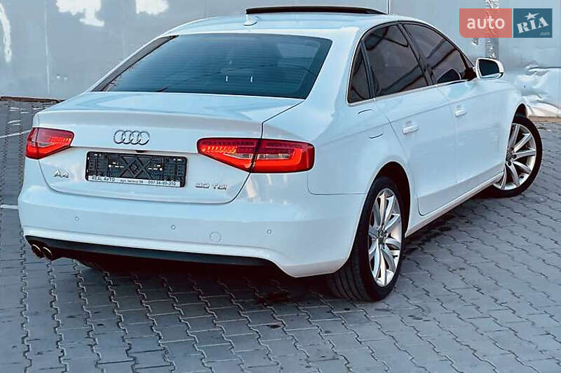 Седан Audi A4 2015 в Киеве