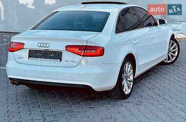 Седан Audi A4 2015 в 