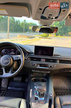 Седан Audi A4 2017 в 
