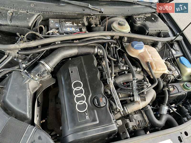 Седан Audi A4 1997 в Перемышлянах