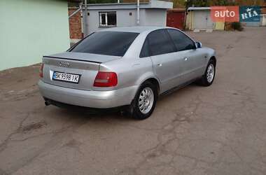 Седан Audi A4 1999 в 