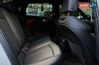 Седан Audi A4 2020 в 