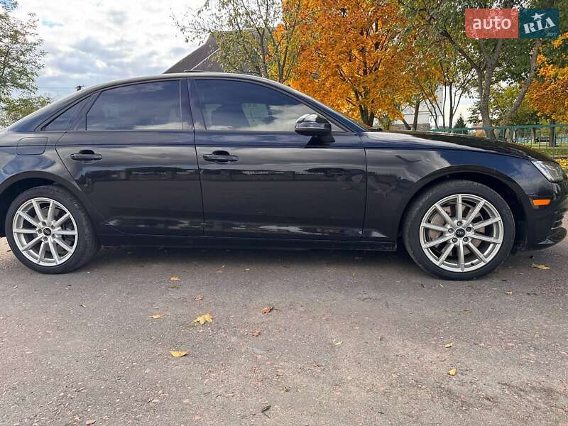 Седан Audi A4 2016 в Стрые