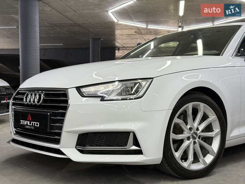Седан Audi A4 2018 в Одессе