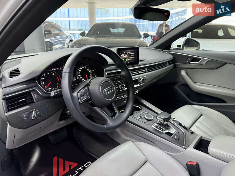 Седан Audi A4 2018 в Одессе