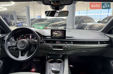 Седан Audi A4 2018 в 