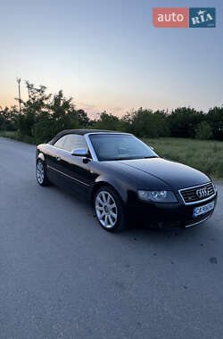 Кабриолет Audi A4 2004 в 