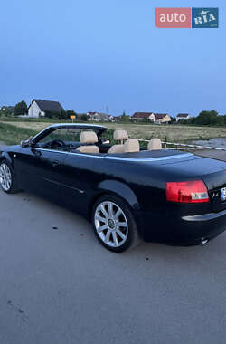 Кабриолет Audi A4 2004 в 