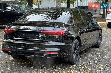 Седан Audi A4 2022 в 