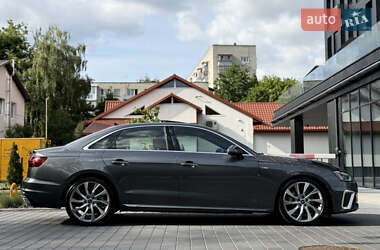 Седан Audi A4 2021 в 