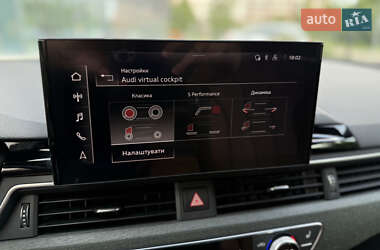 Седан Audi A4 2021 в 