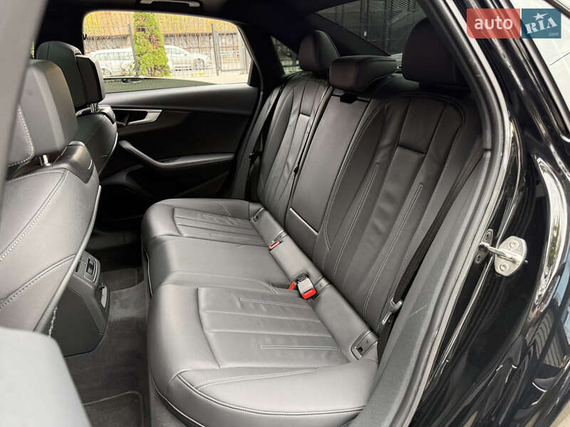 Седан Audi A4 2023 в Киеве