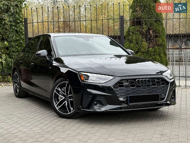 Седан Audi A4 2023 в Киеве