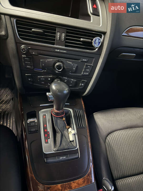 Седан Audi A4 2009 в Ивано-Франковске