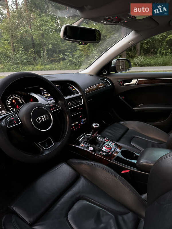Седан Audi A4 2013 в Новояворівську