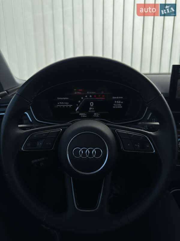 Седан Audi A4 2021 в Чернівцях