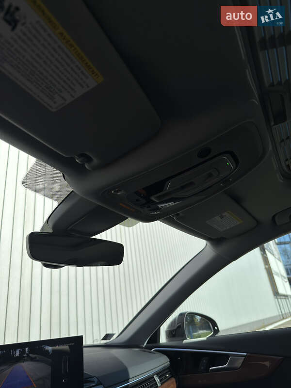 Седан Audi A4 2021 в Чернівцях