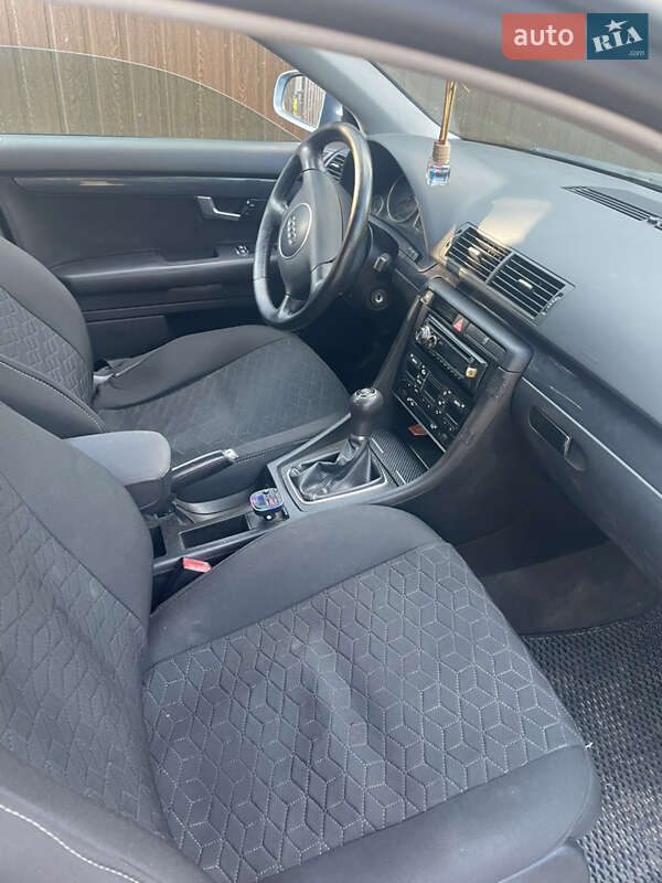 Седан Audi A4 2001 в Киеве