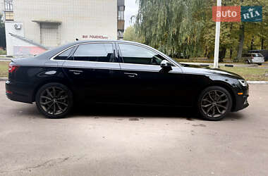 Седан Audi A4 2019 в 