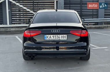 Седан Audi A4 2015 в 