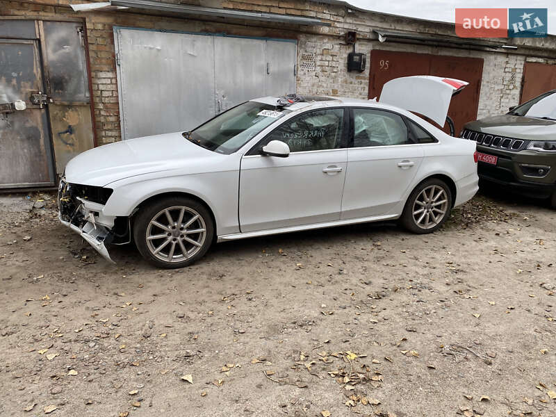 Седан Audi A4 2015 в Киеве