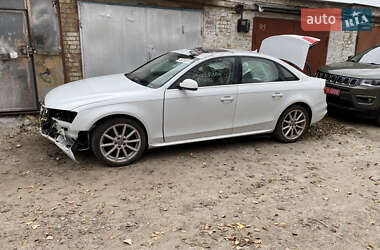 Седан Audi A4 2015 в 