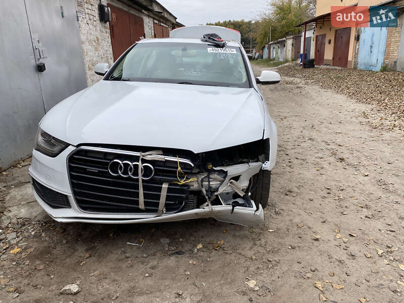 Седан Audi A4 2015 в Киеве