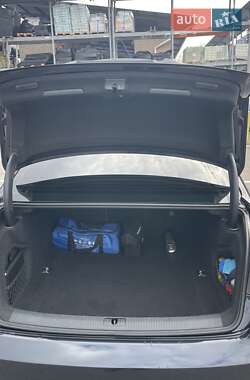 Седан Audi A4 2017 в  фото 12 Седан Audi A4 2017 в