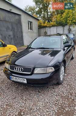 Седан Audi A4 1995 в Кременці