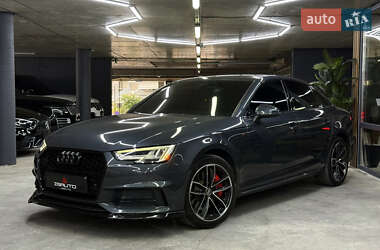Седан Audi A4 2015 в 