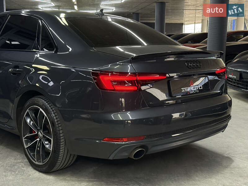 Седан Audi A4 2015 в Одесі