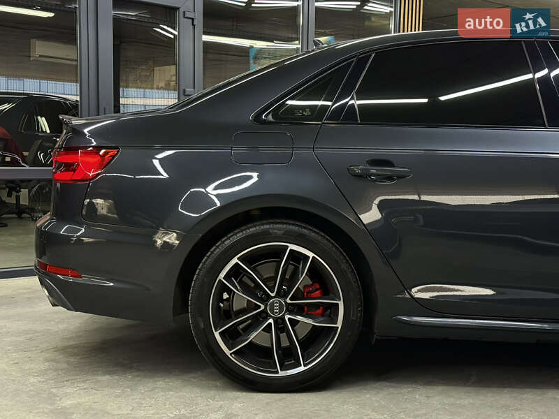 Седан Audi A4 2015 в Одесі