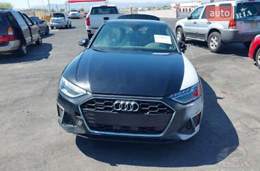 Седан Audi A4 2022 в 
