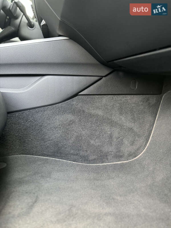 Седан Audi A4 2016 в Киеве