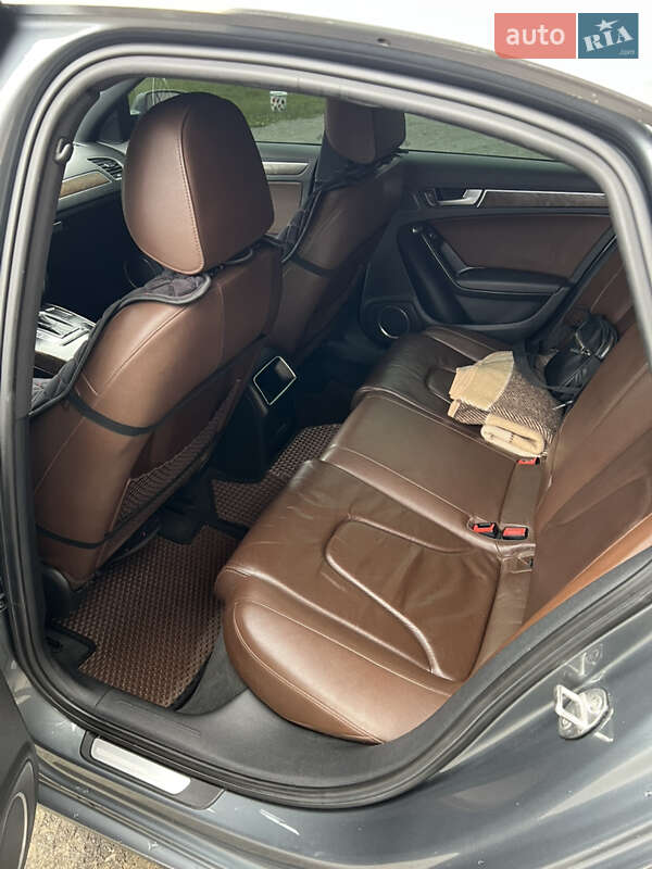 Седан Audi A4 2012 в Хмельницькому