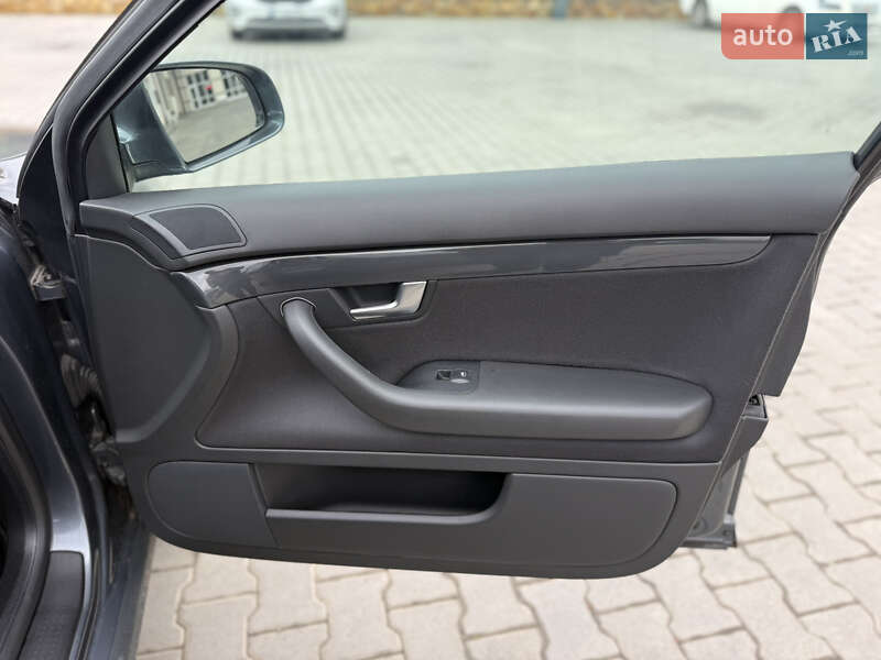 Седан Audi A4 2004 в Могилев-Подольске