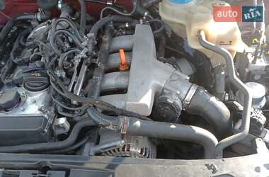 Седан Audi A4 2004 в 