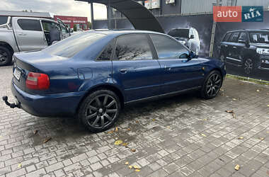 Седан Audi A4 1998 в 