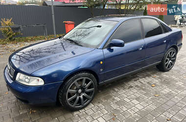 Седан Audi A4 1998 в 