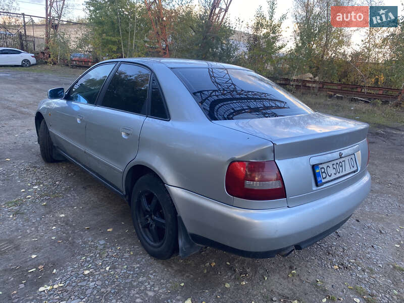 Седан Audi A4 1997 в Ромнах фото 4 Седан Audi A4 1997 в Ромнах