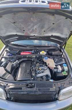 Седан Audi A4 1995 в 