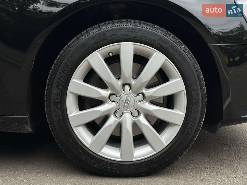 Седан Audi A4 2011 в Киеве
