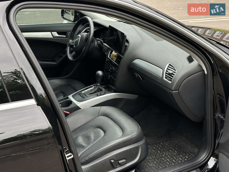 Седан Audi A4 2011 в Киеве